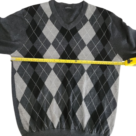 Hörst Dusseldorf Argyle V-Neck Sweater merino blend– Medium - Picture 11 of 12